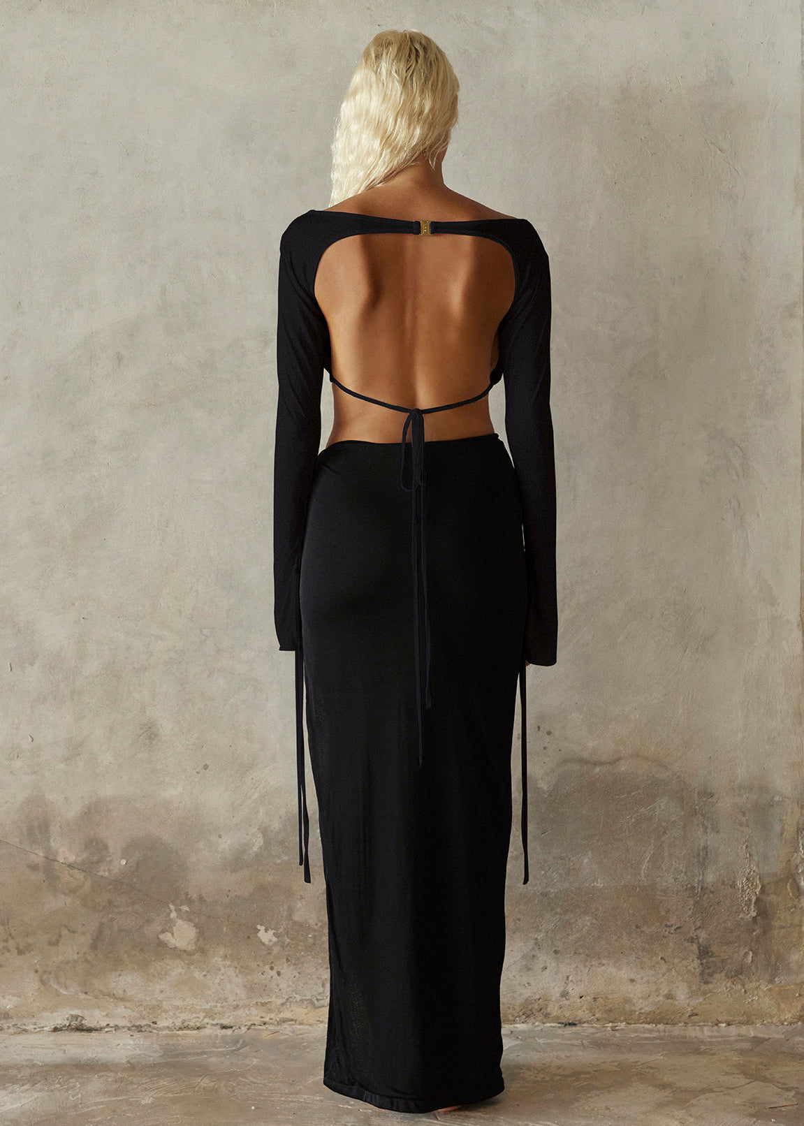 SILK BACKLESS CROPPED TOP - NOIR